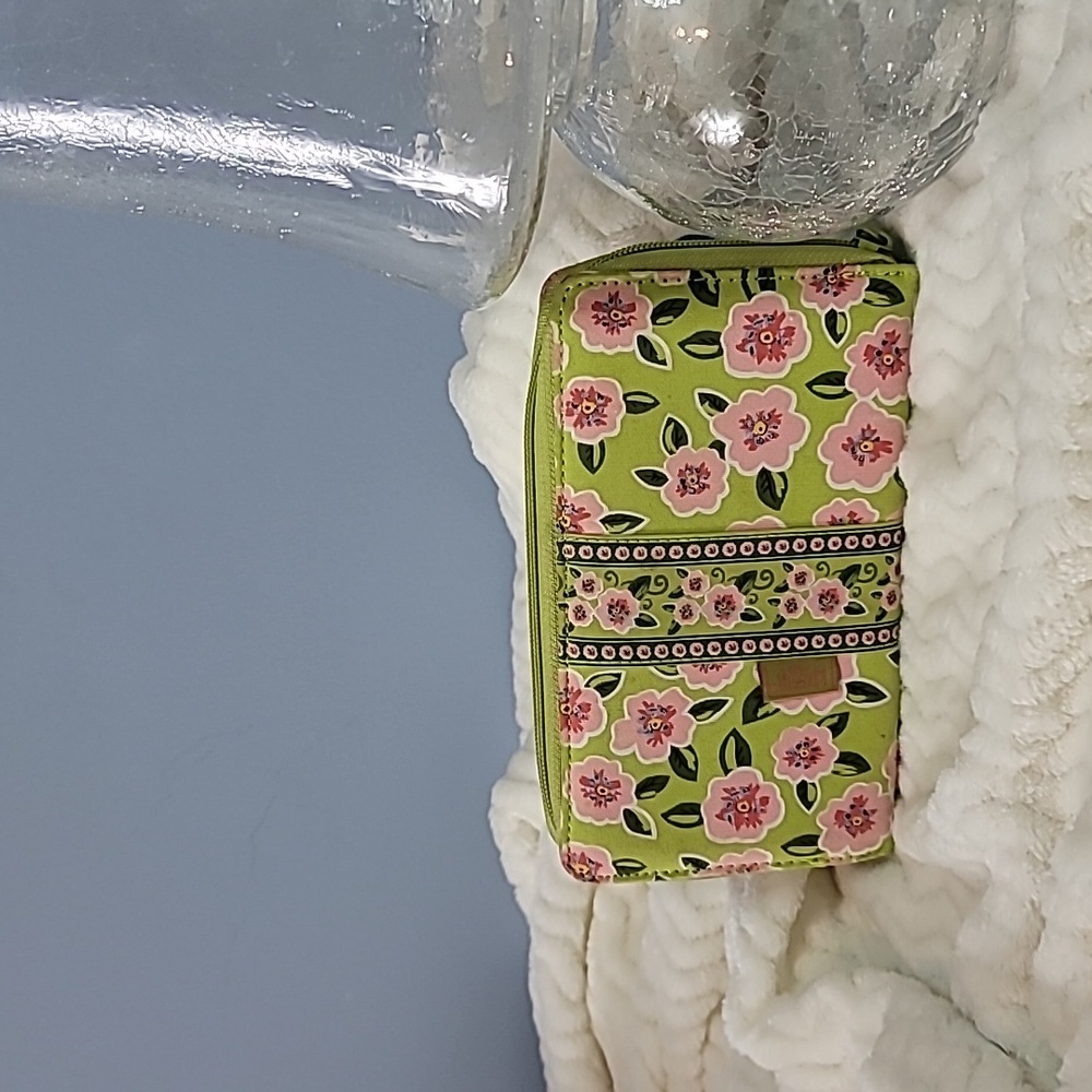 Maggi B French Country Rose Blossom Quilt Wallet